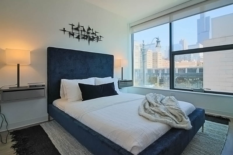 Building Photo - 849 W Van Buren St