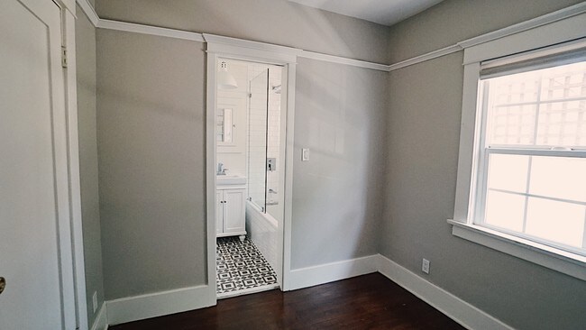 Building Photo - 1764 Rodney Dr