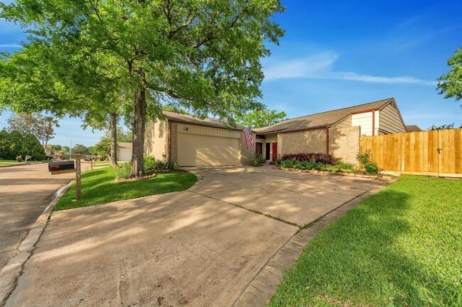 Building Photo - 3003 Ashford Oak Dr