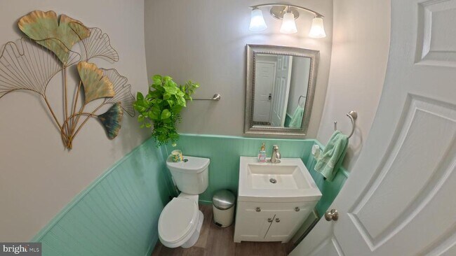 Building Photo - 16883 Toms River Loop