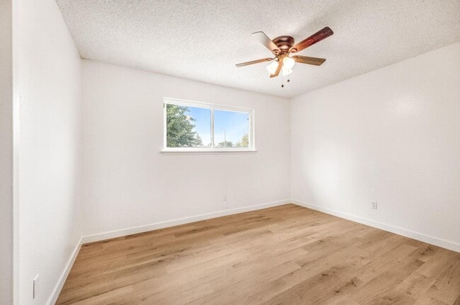 Building Photo - $2,250 Gettysburg & Peach, 3 Bedroom 2 Bat...