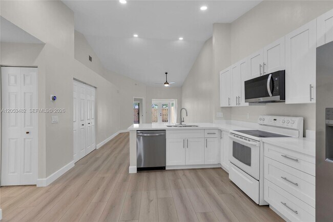 Building Photo - 11061 NW 38th Pl