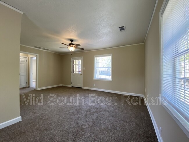 Building Photo - 3142 Ridgecrest St
