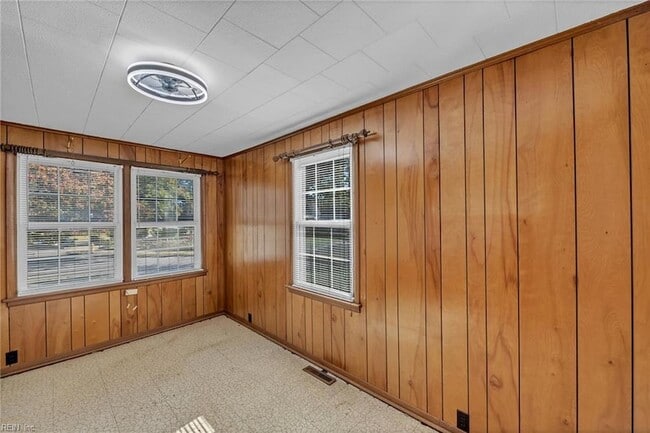 Building Photo - 1345 E Norcova Dr