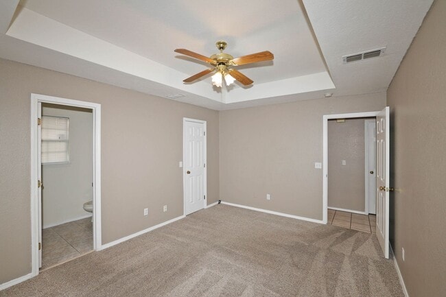 Building Photo - 5706 Laguna Dr