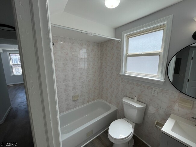 Building Photo - 389 Myrtle Ave