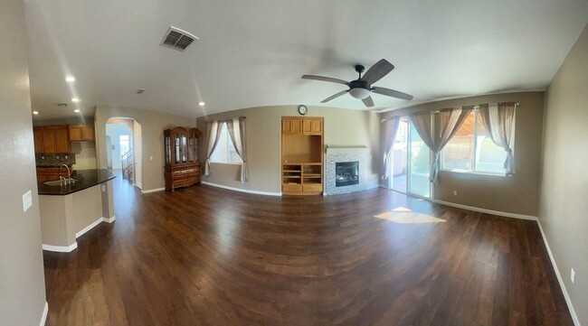 Building Photo - Summer Special $200 OFF!!!! 1st Month Rent!!!