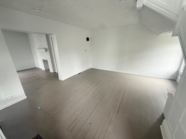 Building Photo - 343 Cedar Ave