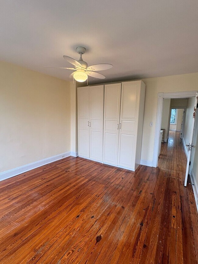 Building Photo - Gorgeous Hampden 2bd/2ba w/ Fin Bsmt, W/D, A/C and more! Available 5/1