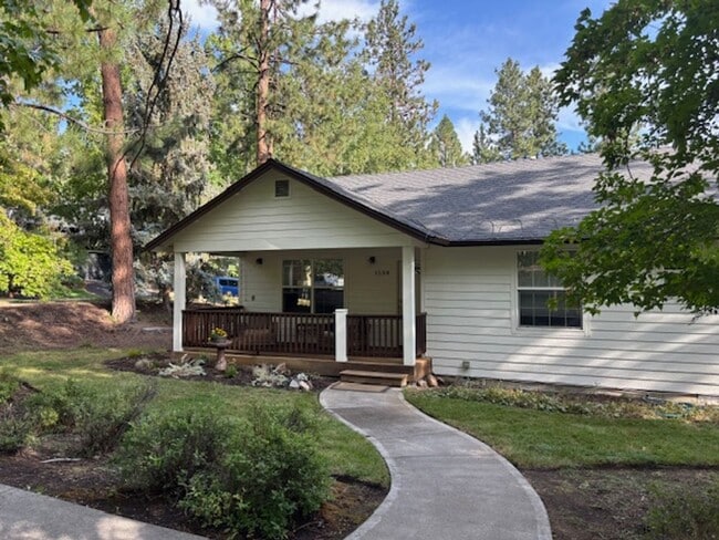 Building Photo - Charming Home, Bend`s West-side, Detached Garage and Bonus Space. Great Location.  Flexible Lease...