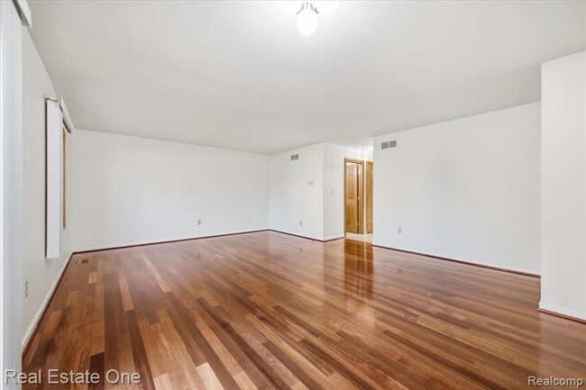 Building Photo - 2251 Crystal Dr