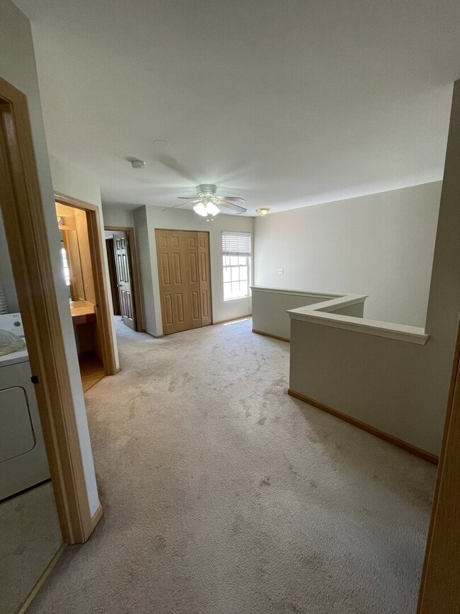 Building Photo - 160 Concord Dr S