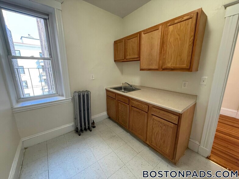 Building Photo - 1375 Commonwealth Ave