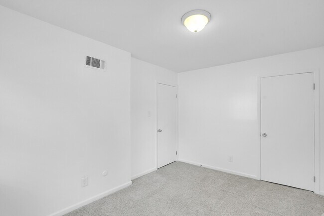 Building Photo - 2222 Bacon Park Dr