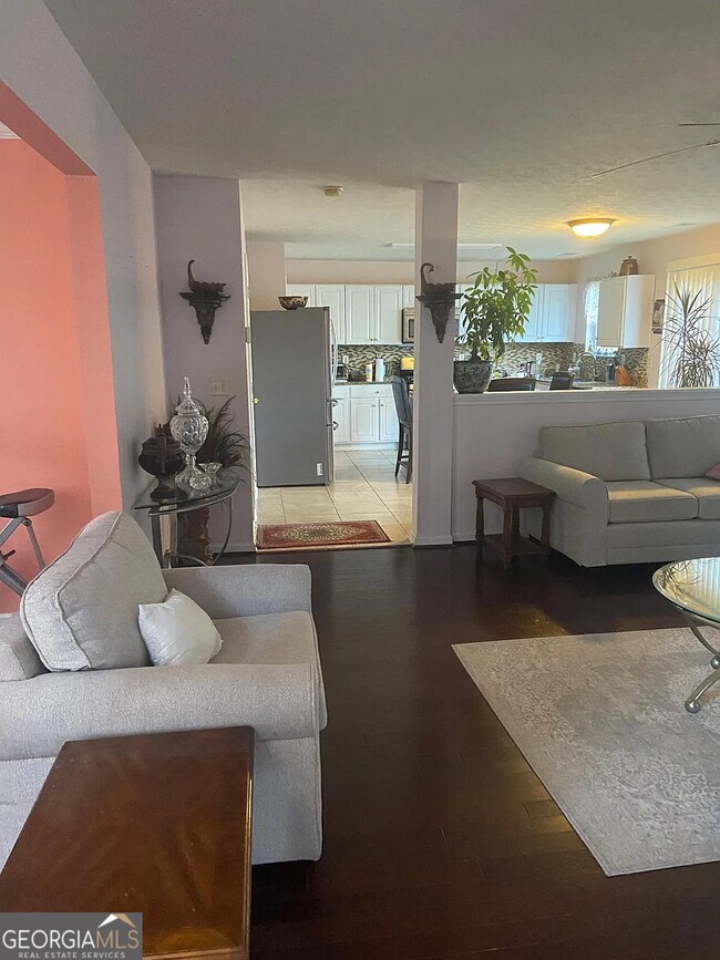 Building Photo - 1358 Cascade View Dr SW