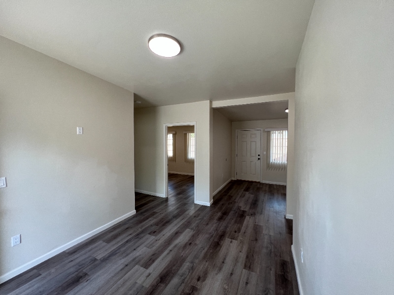 Building Photo - 934 N Van Ness Ave