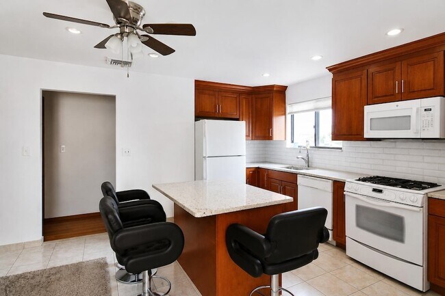 Building Photo - 775 9th St