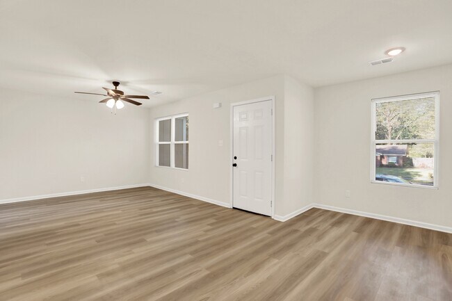 Building Photo - 5104 Breckenwood Dr