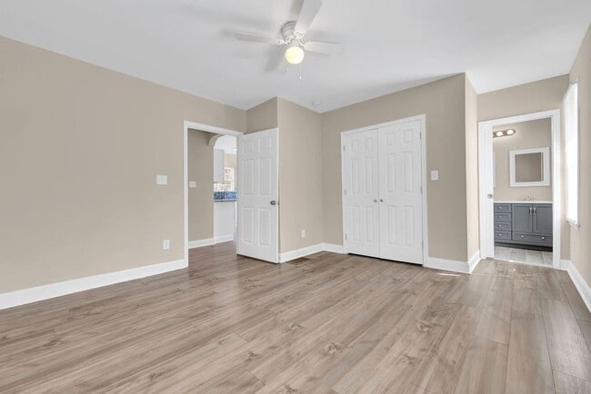 Building Photo - Beautiful renovated Home