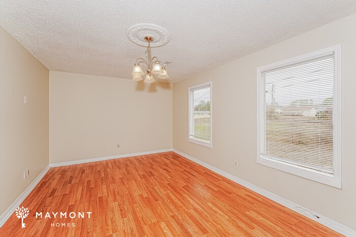 Building Photo - 732 Spring St