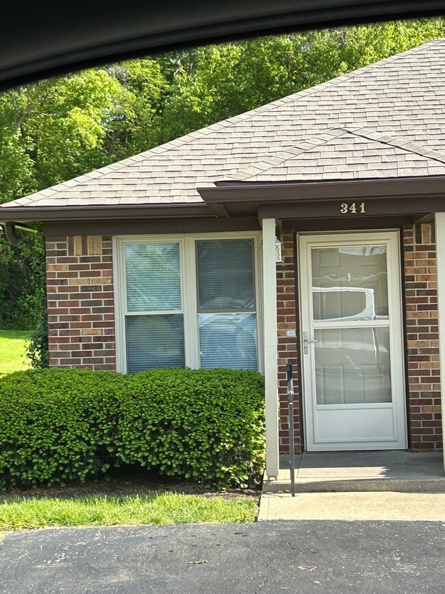 Building Photo - 341 Miller Dr