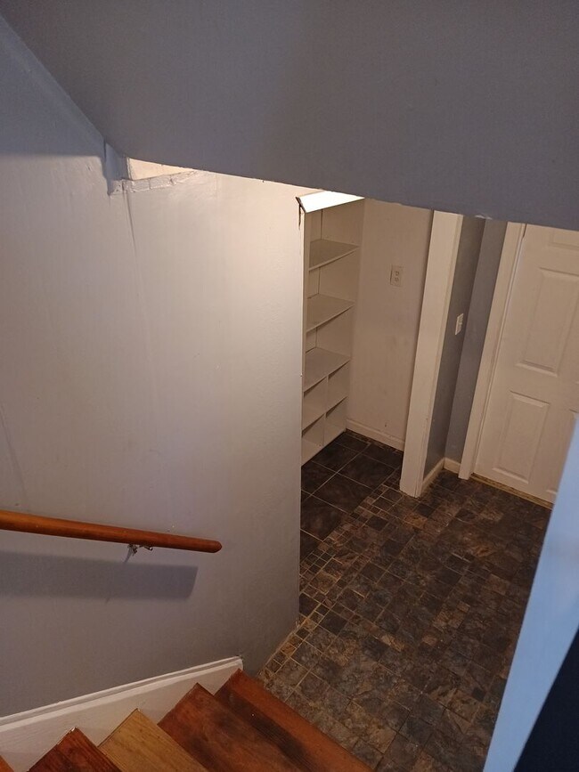 Building Photo - Half off first month rent move in special