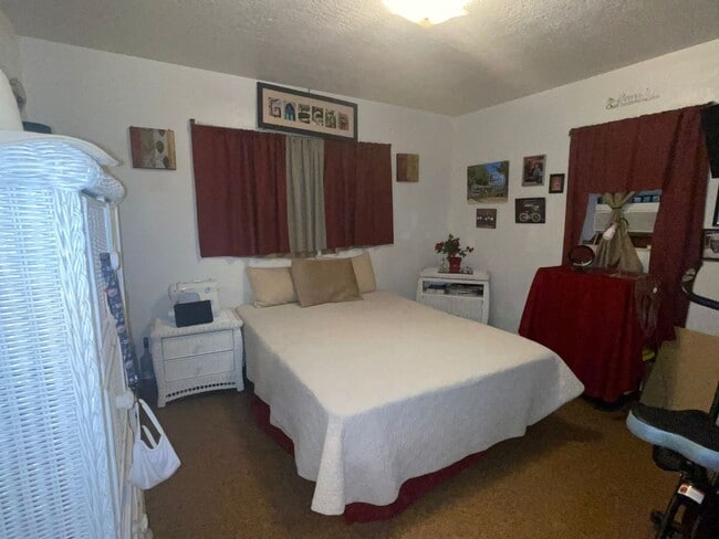 Building Photo - Great Studio home