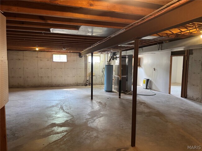 Building Photo - 7 Armitage Dr