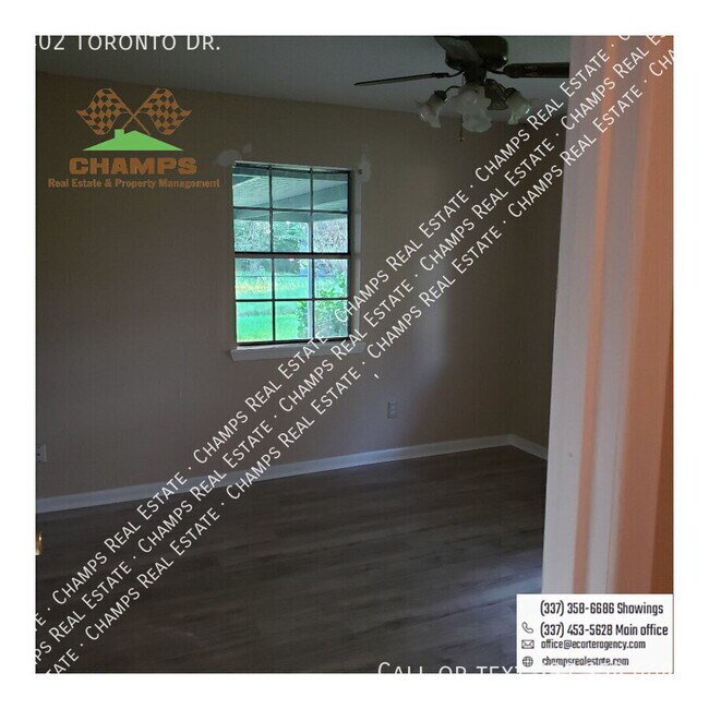 Building Photo - 402 Toronto Dr