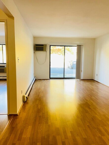 Building Photo - 550 Central Ave