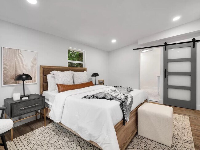 Main Bedroom - 2912 Gerald Dr