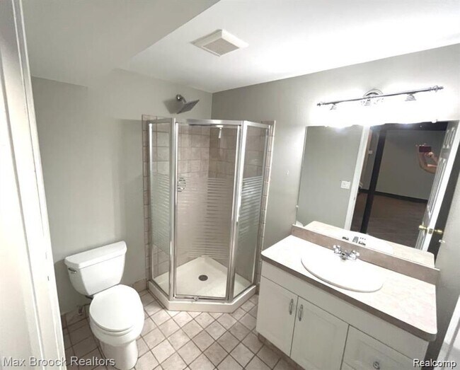 Building Photo - 7980 Billingham Rd