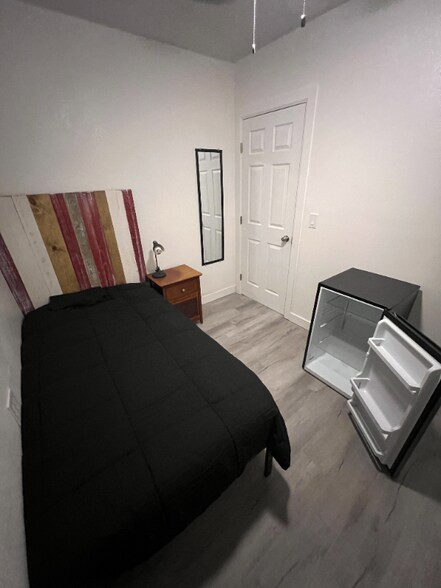 Primary Photo - 2019 E Southern Ave