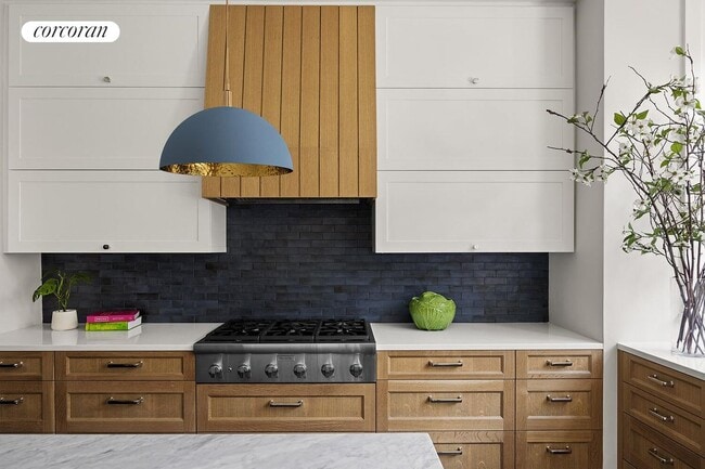 Building Photo - 57 Middagh St