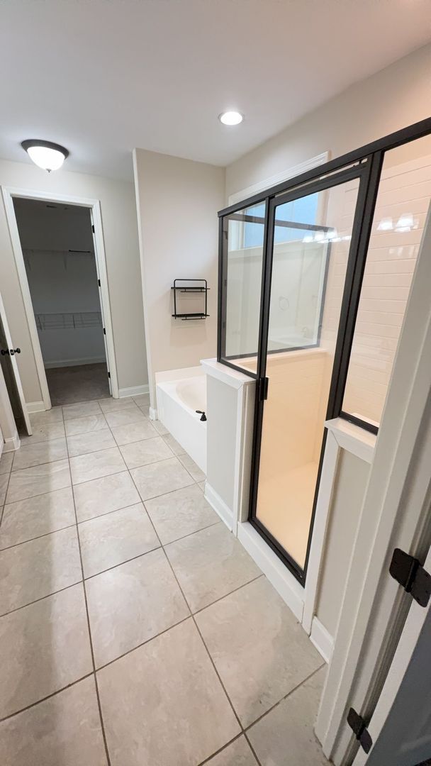 Building Photo - Nice 4 bedroom 2 bath home in the heart of...