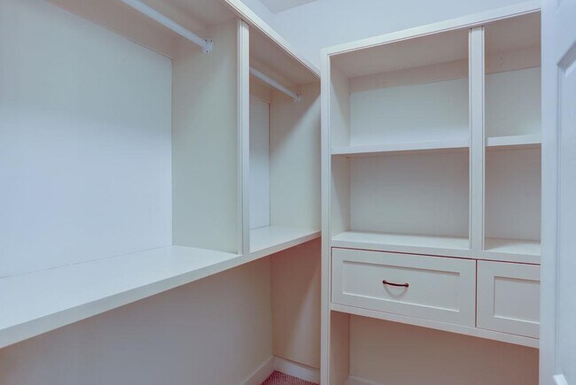 Building Photo - 104 Wellington Trce