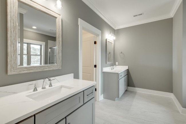 Building Photo - 9678 Dutton Ln