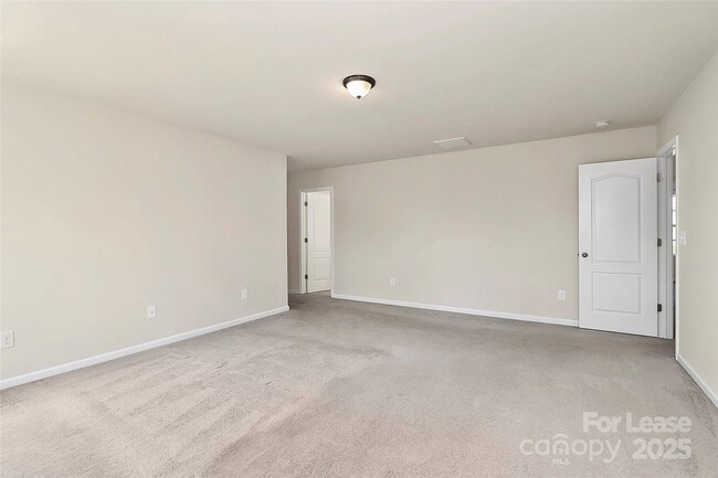 Building Photo - 16027 Harbor Hill Dr