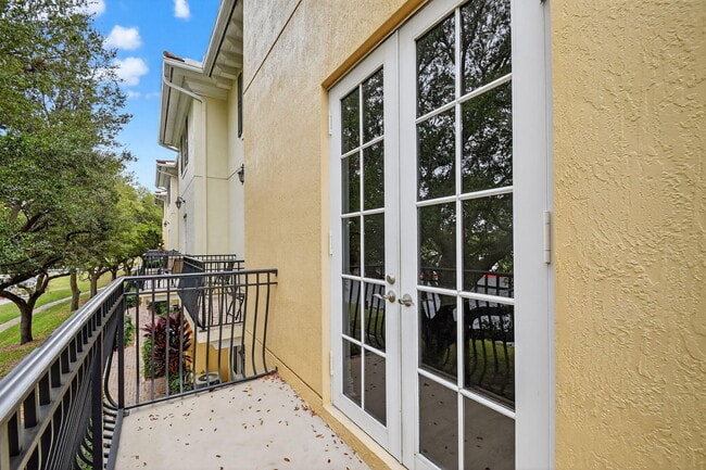 Building Photo - 2502 N Dixie Hwy