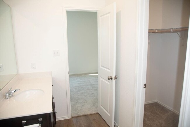 Building Photo - 1127 Catfish Ln