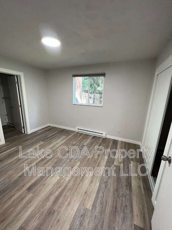 Building Photo - 1099 Woolsey Dr