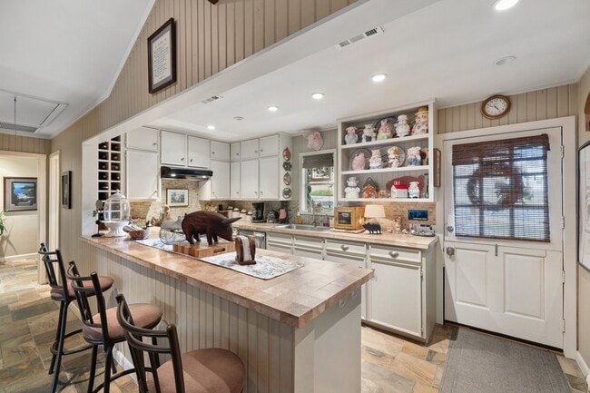 Building Photo - 308 Indian Shore