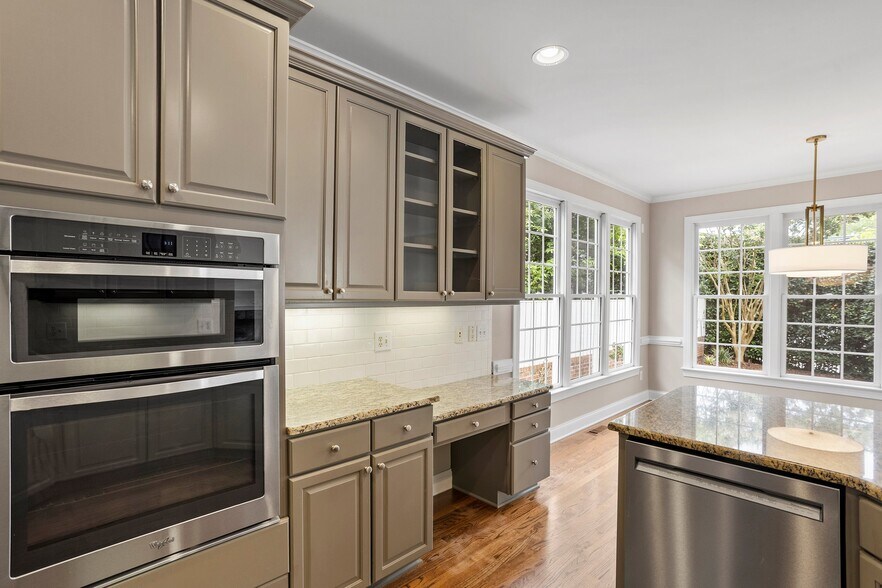 Building Photo - 507 Highgrove Dr