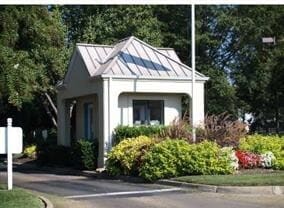 Building Photo - 7505 River Rd