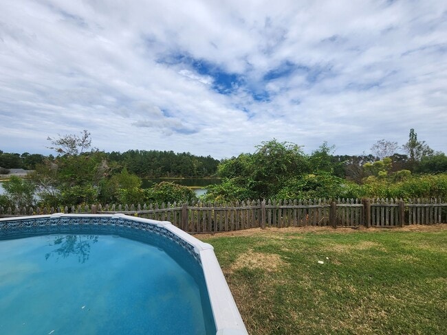 Building Photo - Spacious 4BD/2BA Home in Hahira with Scree...