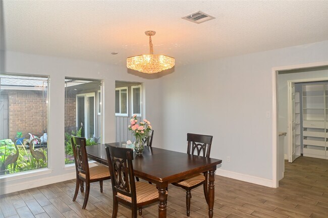 Building Photo - 5254 N Braeswood Blvd