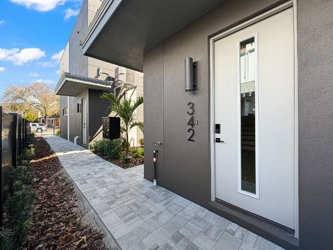 Building Photo - 342 14th St N