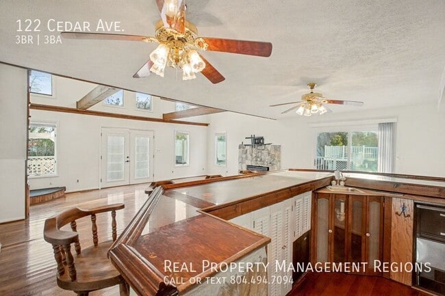 Building Photo - 122 Cedar Ave