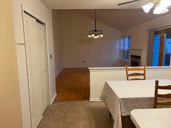 Building Photo - Lovely Bethlehem Township single family ho...