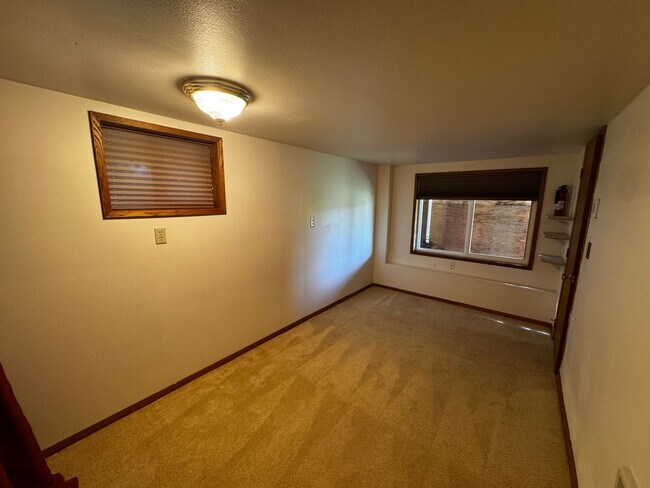 Building Photo - 2 Bedroom + Bonus Room + Loft Hansville Ho...